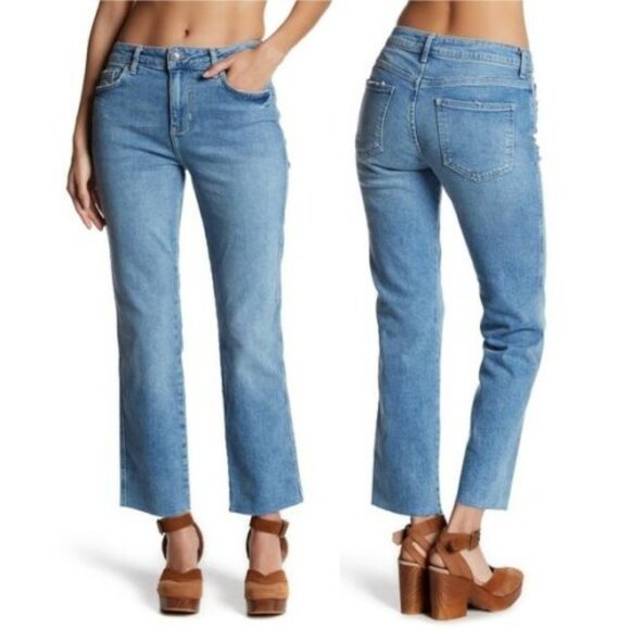Free People Denim - ✨BOGO Free People Relaxed Fray Hem Girlfriend Jeans Light Wash Women's 26 H12271